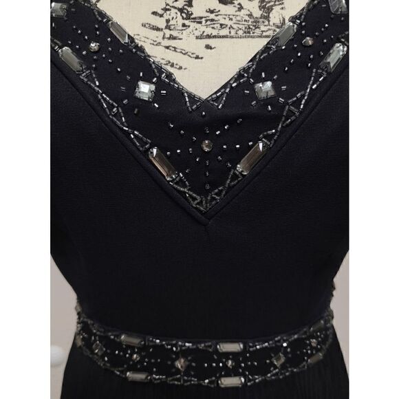 LAUNDRY BY SHELLI SEGAL Black Beaded V-Neck Pleated Dress NEW MSRP $340 SIZE 2 - Picture 5 of 17